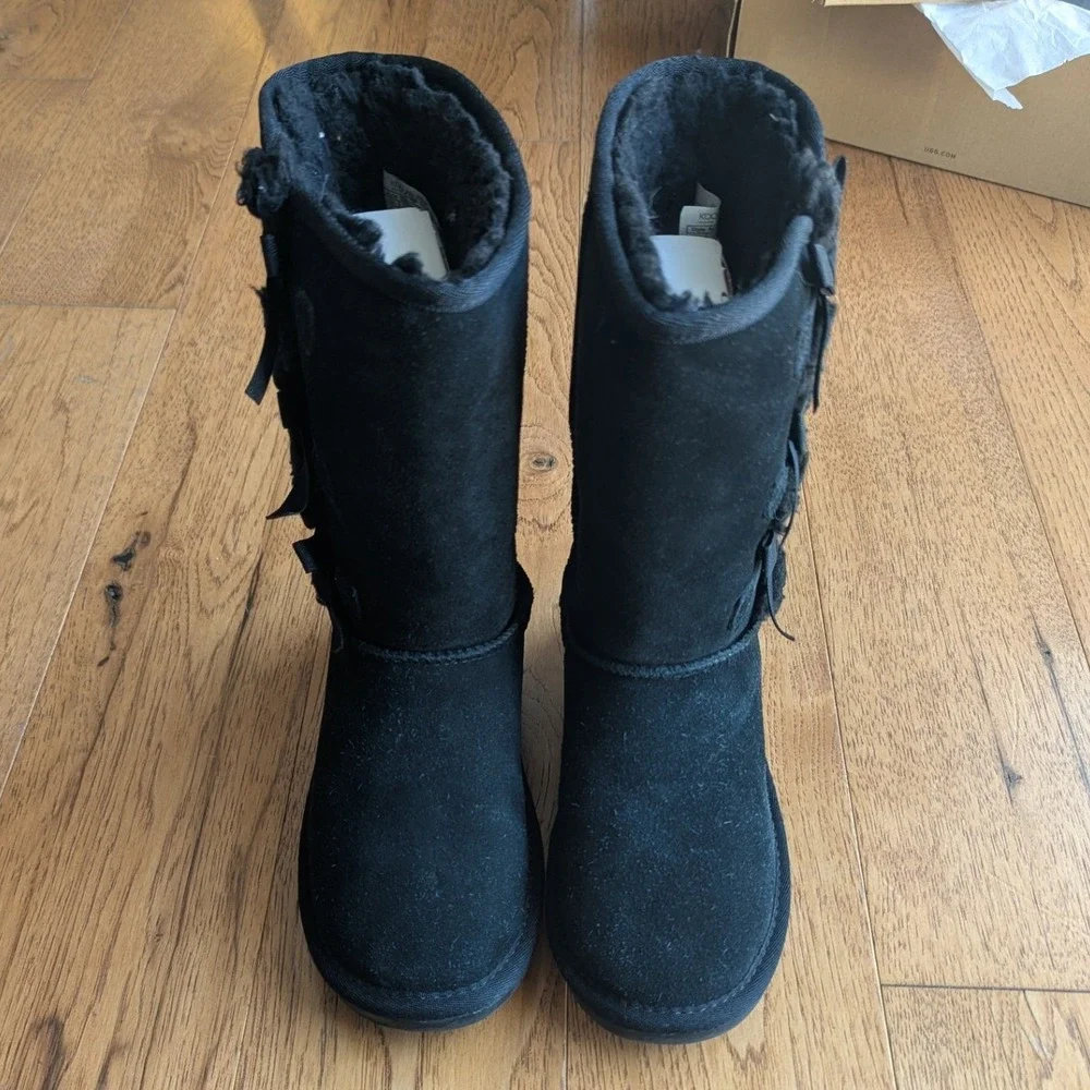 Koolaburra by UGG Victoria Boot Black Suede Bow Kids Sz 3 Sherpa Cozy Faux Fur